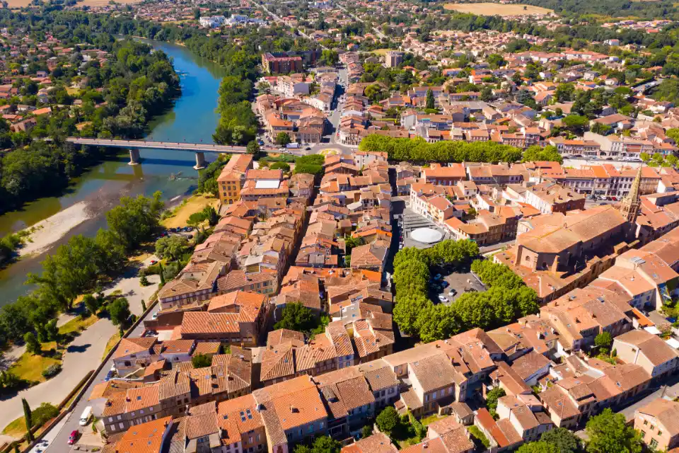 Vue aérienne de Muret et de la Garonne
