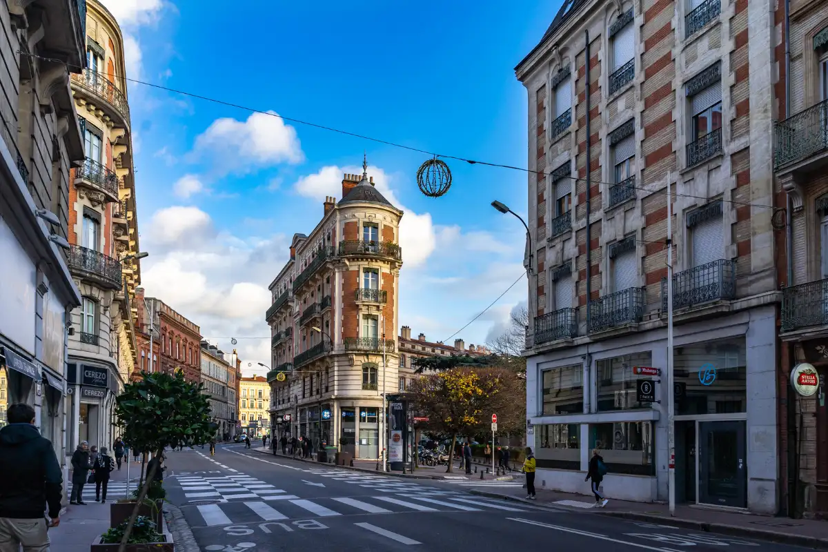 La rue de Metz et ses immeubles anciens, à Toulouse