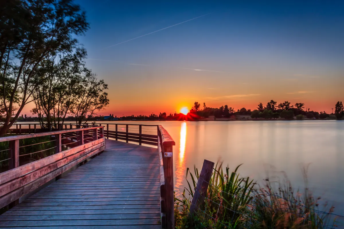 Lac de la Ramée à Tournefeuille au coucher du soleil